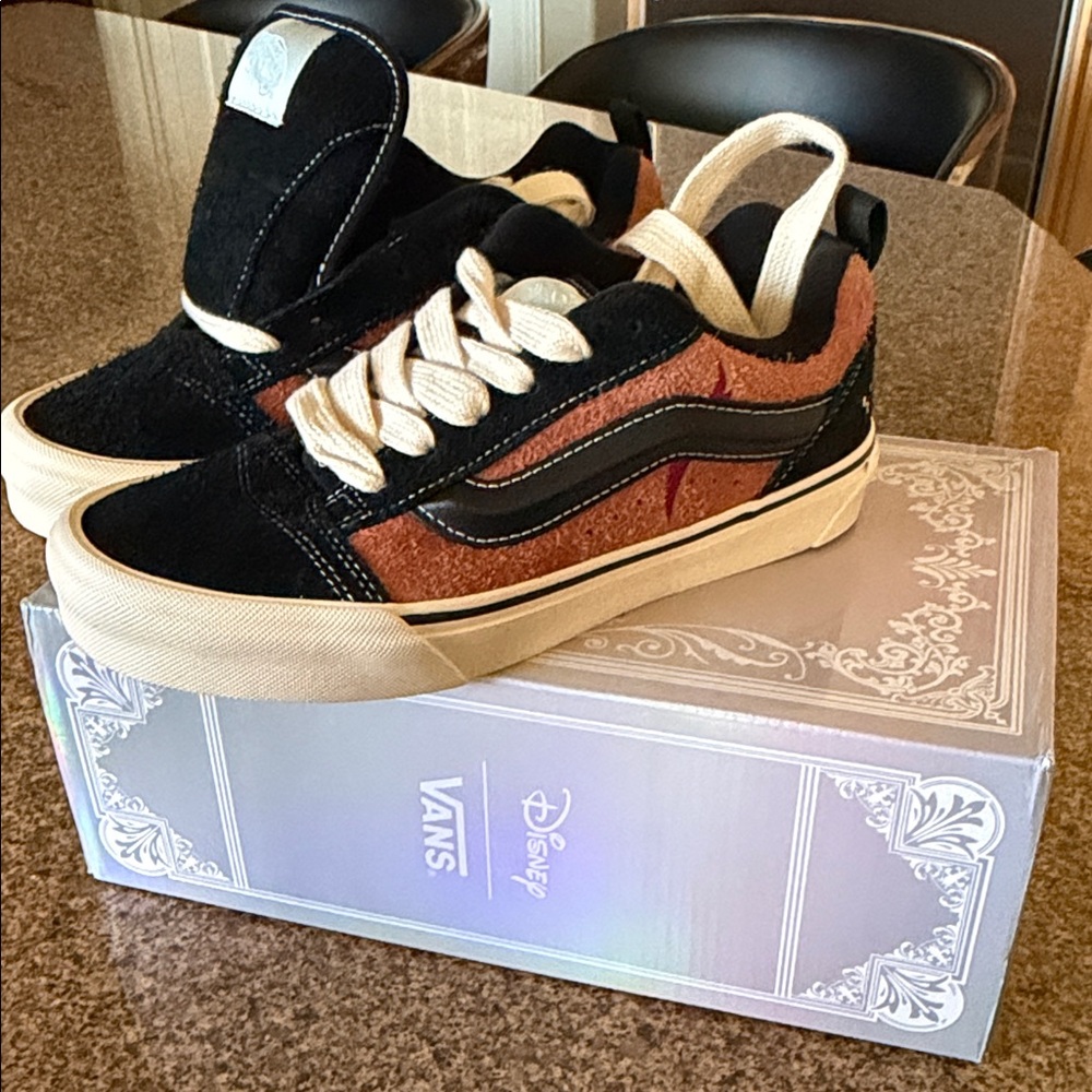 Vans Knu Skool Disney Scar 100th NWB